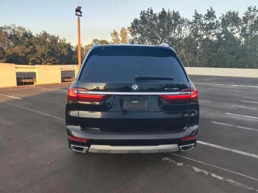 Phytonic Blue Metallic 2019 BMW X7 xDrive40i