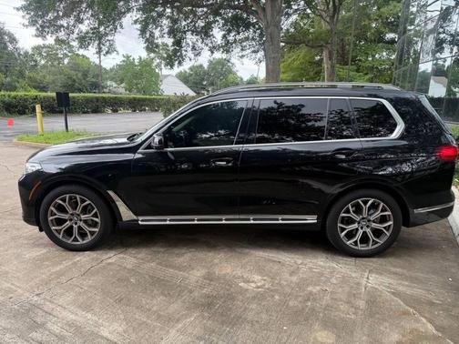 Black Sapphire Metallic 2019 BMW X7 xDrive40i