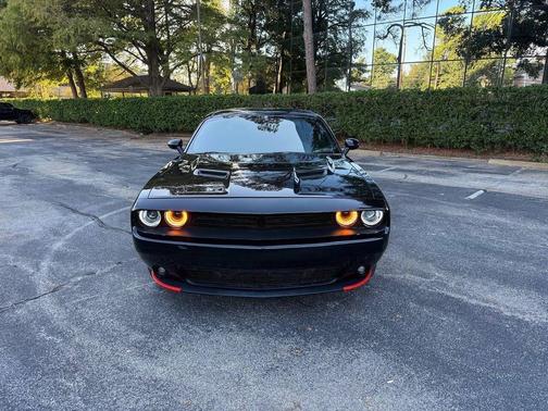 Pitch Black Clearcoat 2019 Dodge Challenger SXT