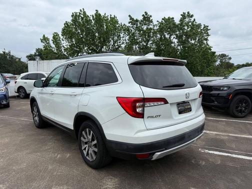 Platinum White Pearl 2020 Honda Pilot 2WD EX-L