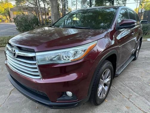 Ooh La La Rouge Mica 2015 Toyota Highlander LE Plus