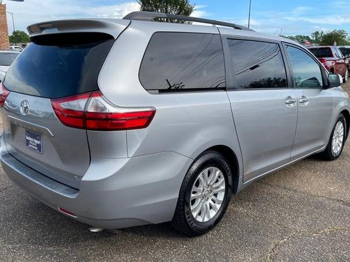 2015 Toyota Sienna 5dr 8-Pass Van XLE FWD (Natl)