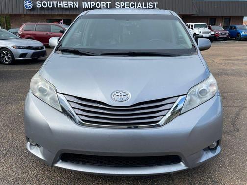 2015 Toyota Sienna 5dr 8-Pass Van XLE FWD (Natl)