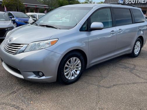 2015 Toyota Sienna 5dr 8-Pass Van XLE FWD (Natl)
