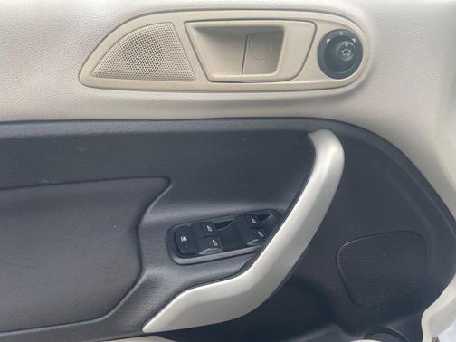 2013 Ford Fiesta SE