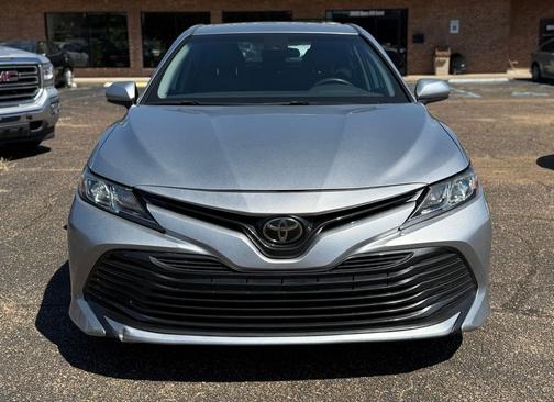 2019 Toyota Camry LE Auto (Natl)