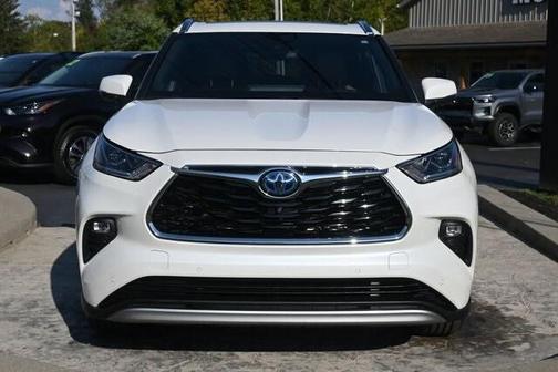 2020 Toyota Highlander Hybrid Platinum