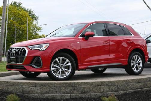 Progressive Red 2025 Audi Q3 Premium 45 TFSI S line quattro Tiptronic