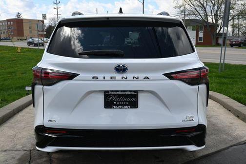 2022 Toyota Sienna XSE 7 Passenger