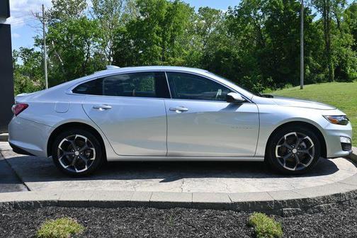 Silver Ice 2022 Chevrolet Malibu FWD LT
