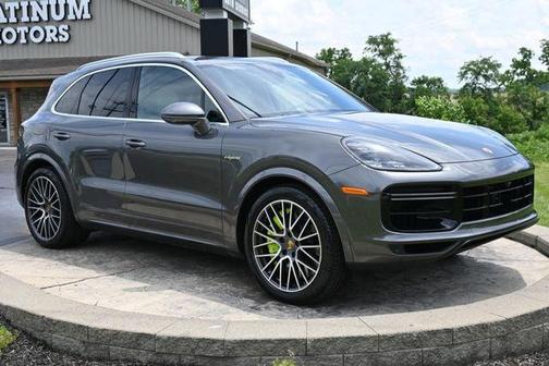 Gray 2021 Porsche Cayenne Cayenne Turbo S E-Hybrid