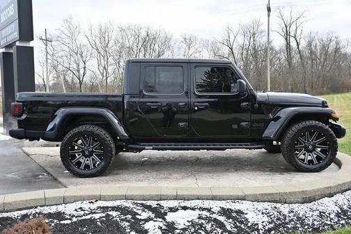 2022 Jeep Gladiator Sport