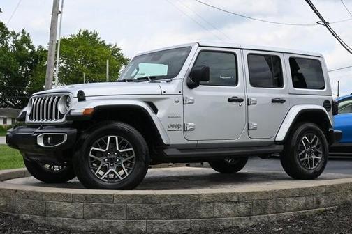 2024 Jeep Wrangler 4-Door Sahara 4x4