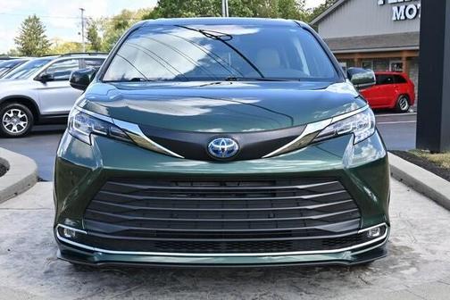 2022 Toyota Sienna XLE 7 Passenger