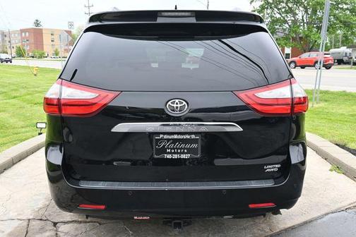 Midnight Black 2016 Toyota Sienna Limited
