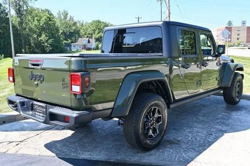 2022 Jeep Gladiator Sport