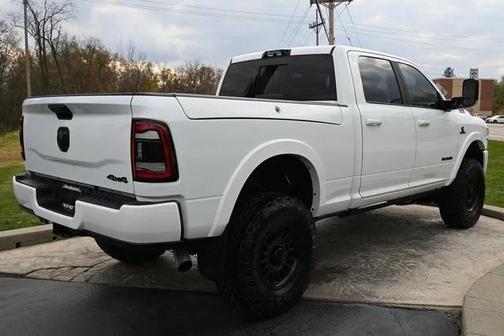 2022 RAM 2500 Laramie Crew Cab 4x4 6'4' Box