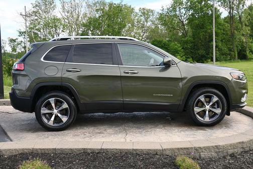 Olive Green Pearlcoat 2019 Jeep Cherokee Limited