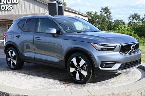 2019 Volvo XC40 T5 Momentum