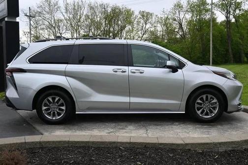 2023 Toyota Sienna XLE 7 Passenger