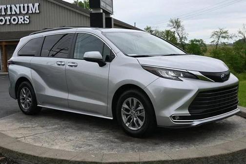 2023 Toyota Sienna XLE 7 Passenger