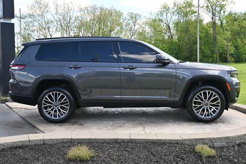 Baltic Gray 2022 Jeep Grand Cherokee L Altitude