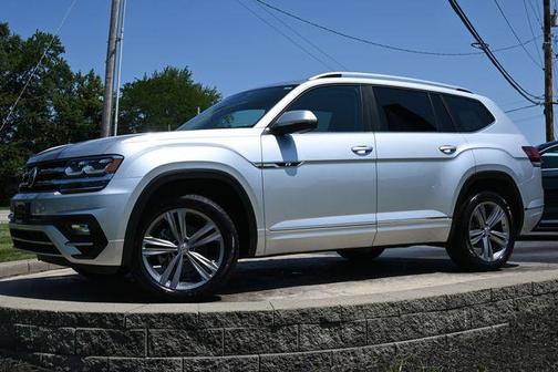 Reflex Silver 2018 Volkswagen Atlas 3.6L SE w/Technology