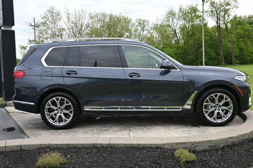 Arctic Gray Metallic 2021 BMW X7 xDrive40i