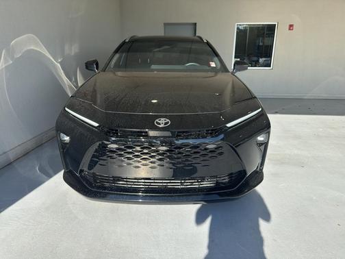 2025 Toyota Crown Signia XLE