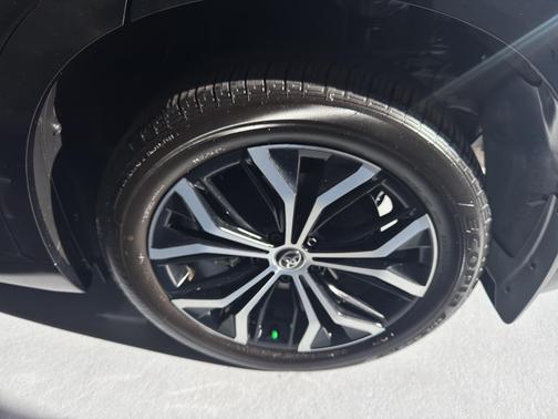 2025 Toyota Crown Signia XLE