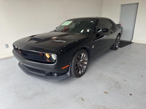 Pitch Black Clearcoat 2020 Dodge Challenger R/T Scat Pack