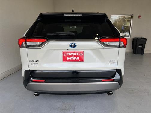2021 Toyota RAV4 Hybrid SE