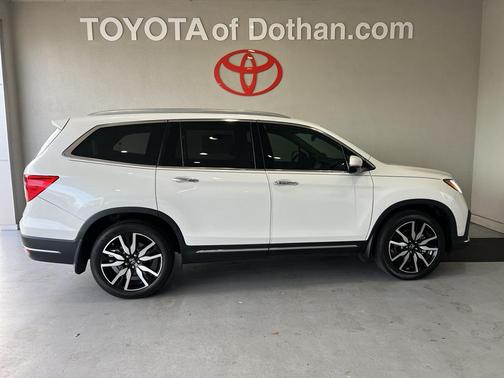 2022 Honda Pilot Touring 8-Passenger