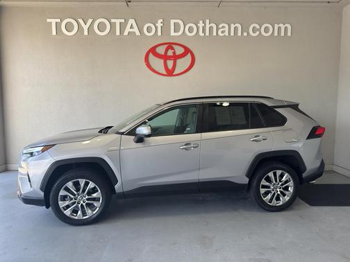 2022 Toyota RAV4 XLE Premium