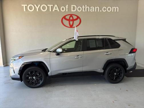 2022 Toyota RAV4 Hybrid SE