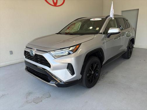 2022 Toyota RAV4 Hybrid SE