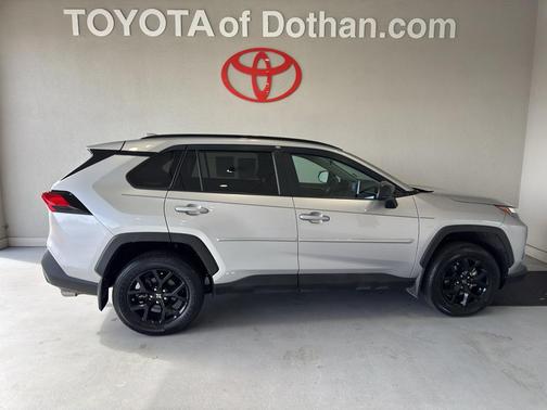 2024 Toyota RAV4 Hybrid SE