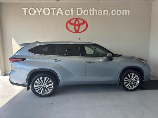 2024 Toyota Highlander Platinum