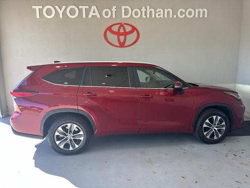 2023 Toyota Highlander Hybrid Platinum