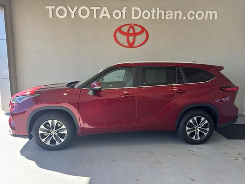 2023 Toyota Highlander Hybrid Platinum