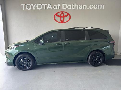 2025 Toyota Sienna Woodland Edition