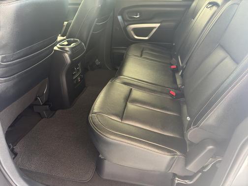 2020 Nissan Titan SL