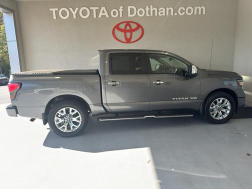 2020 Nissan Titan SL