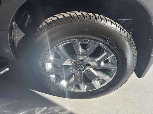 2020 Nissan Titan SL