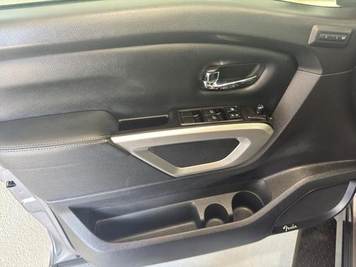 2020 Nissan Titan SL