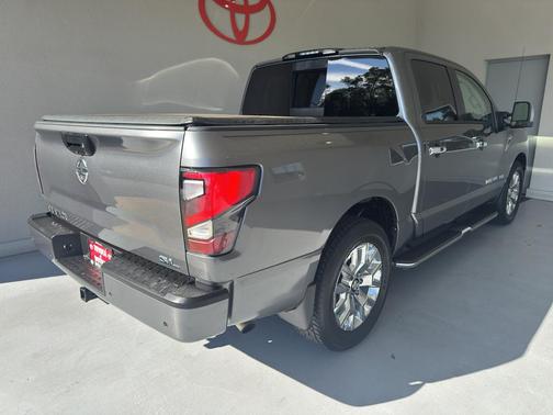 2020 Nissan Titan SL