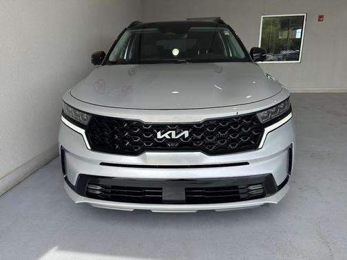 Sparkling Silver 2022 Kia Sorento SX