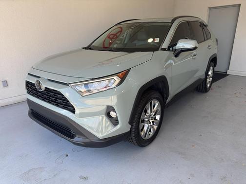 2020 Toyota RAV4 XLE Premium