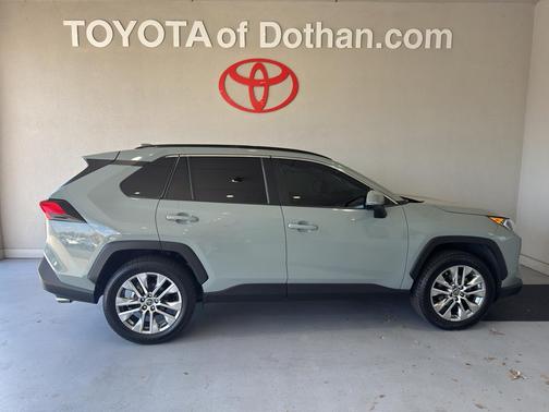 2020 Toyota RAV4 XLE Premium