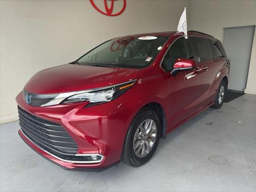2024 Toyota Sienna XLE 7 Passenger